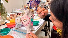 aulas de pintura de toritos de Pukara em Cusco