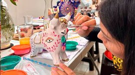 aulas de pintura de toritos de Pukara em Cusco