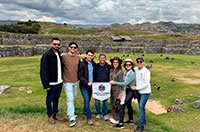 grupo de amigos em Saqsayhuaman