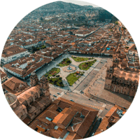 plaza de armas de cusco vista de un drone